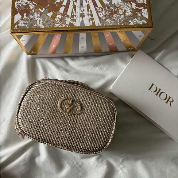 Dior Beauty Bag Special Edition New in Box - Picture 7 of 8